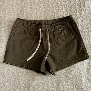 Vuori Vintage Ripstop Short